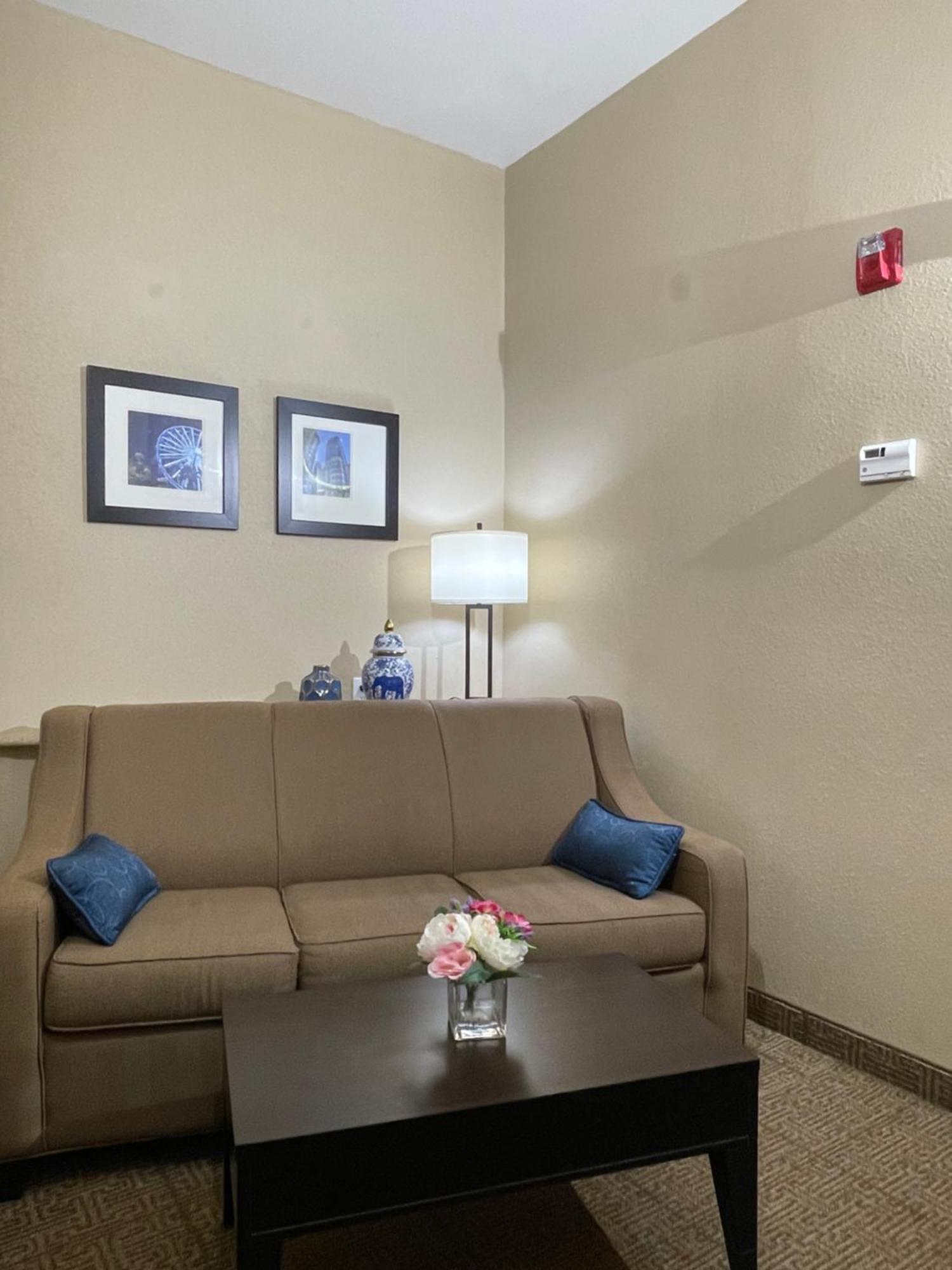 Spark By Hilton Houston Hobby Airport Exterior photo